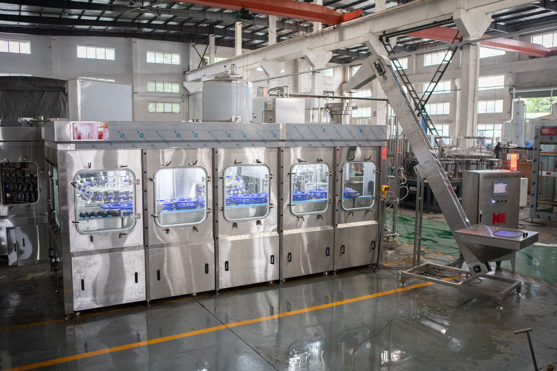 Mesin pengisian aseptik