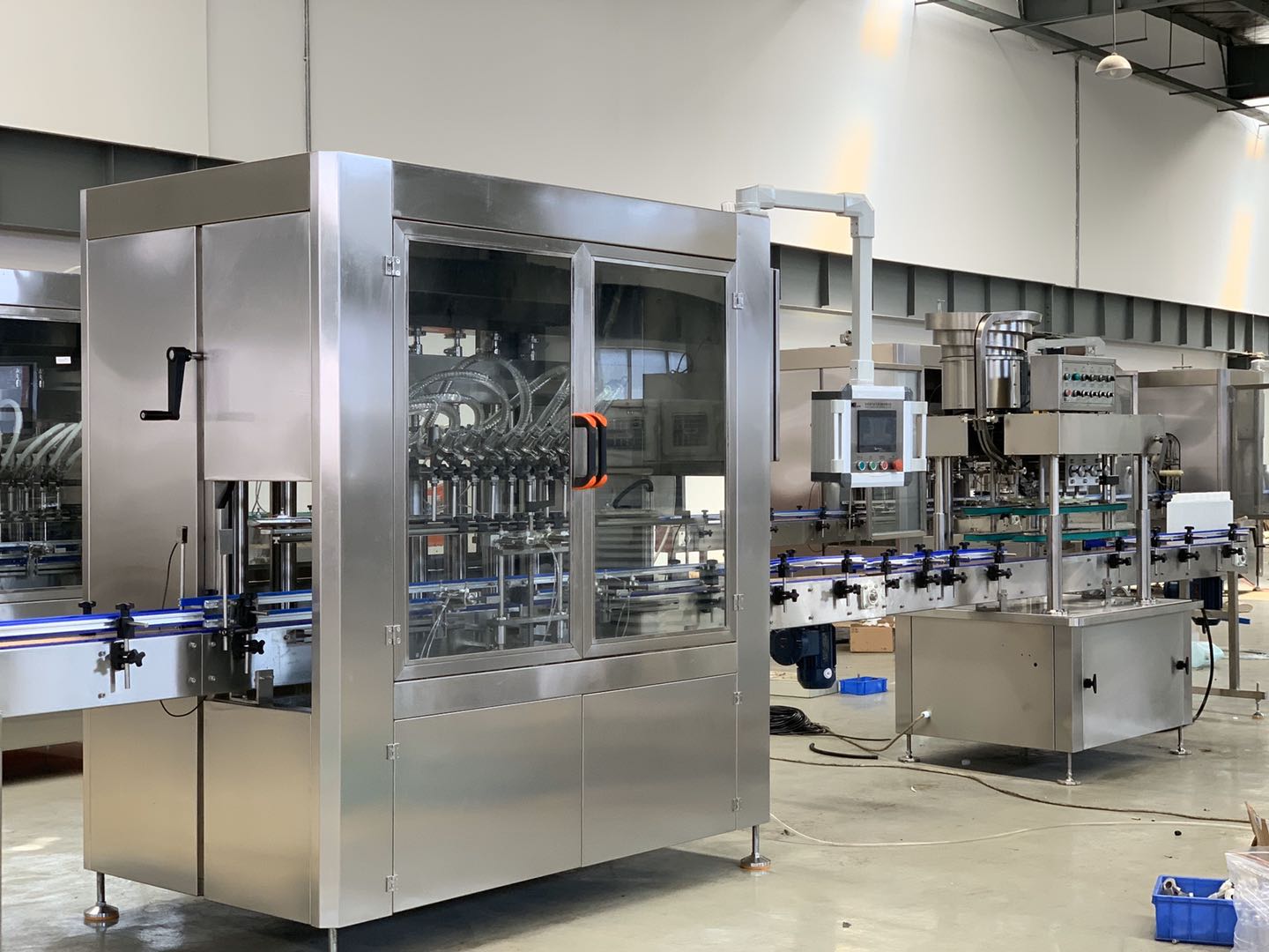 mesin mengisi dan capping